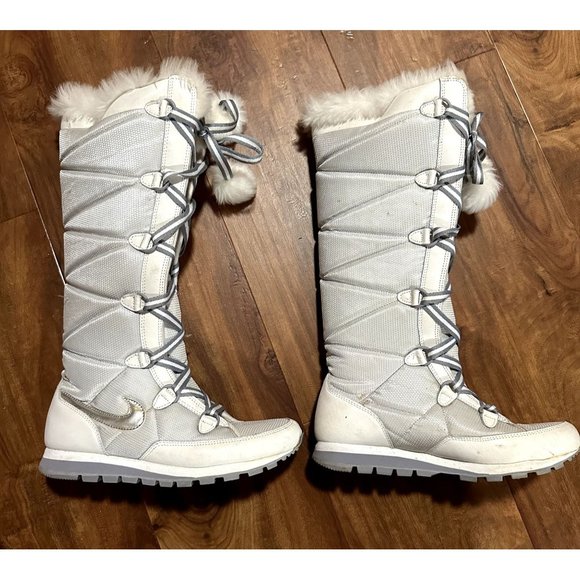 NIKE White Cream Tall Faux Fur Pom Pom Snow Winter Boots Women - Size 6.5 - Picture 8 of 10